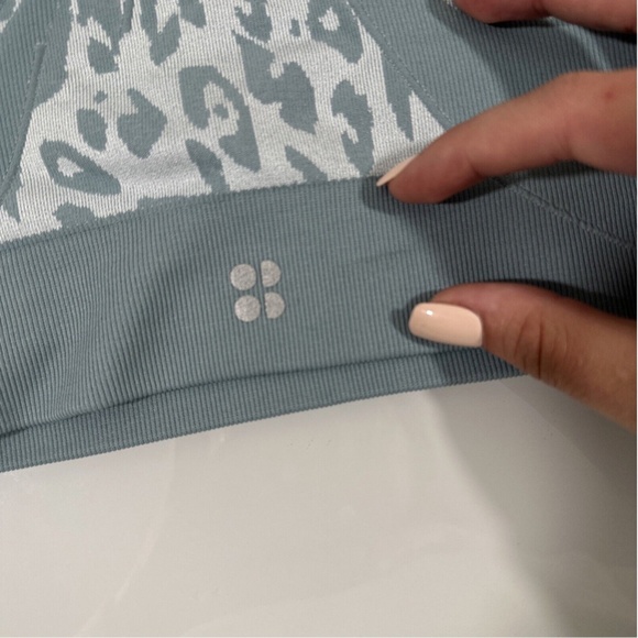 NWT Sweaty Betty‎ [ Medium ] Leopard Jacquard Stamina Sports Bra Vapour Blue - Picture 9 of 11